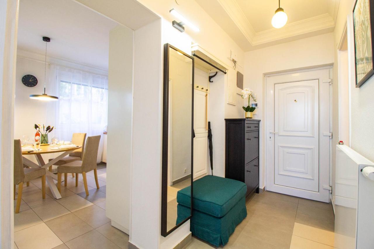 Hillside Lodge Budapest Exteriör bild