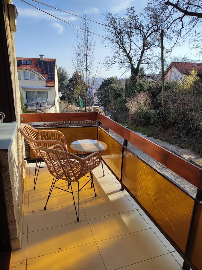Hillside Lodge Budapest Exteriör bild